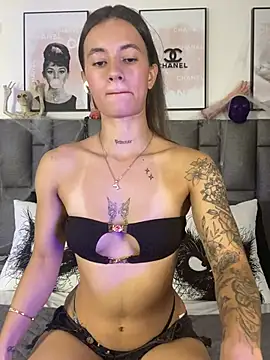 JuliaColemann - You look so pretty 🥰