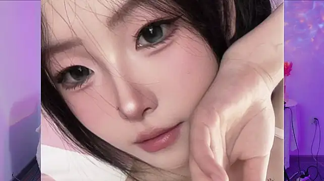 Xiyu-Ada - 😍手伸内裤揉鲍鱼＋隔衣乳夹💦