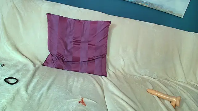 Anne_Blueeyes - finger pussy