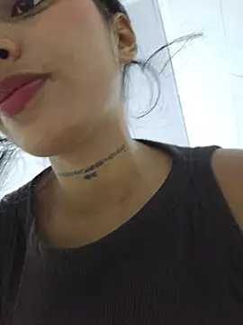 Lorena_Mcfly - Domi ON MY CLIT x4min + plug anal 🌸