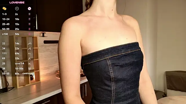 Lissievibes_ - Cameltoe close to cam + rub pussy!