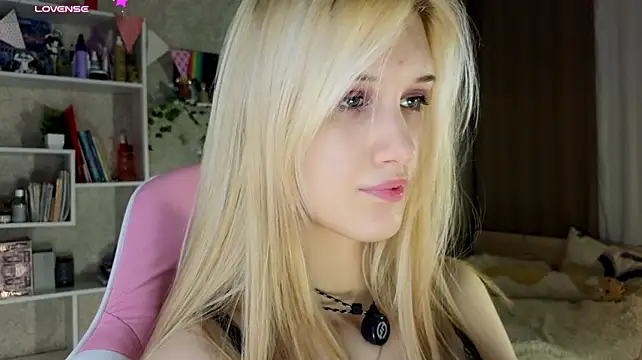 AnnyiBlue - Take off bra and tits play close up