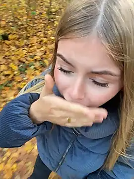 RossyMood - Flash my BOBs on the PARK RISKYY
