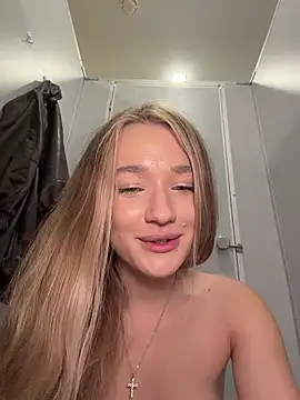 Milaa_sun - hard slaps pussy behind door MENS WC 🚽
