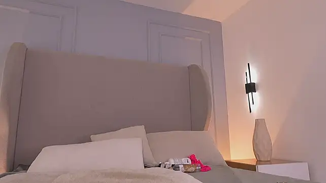 Chloe_d - Buttplug Time 😏