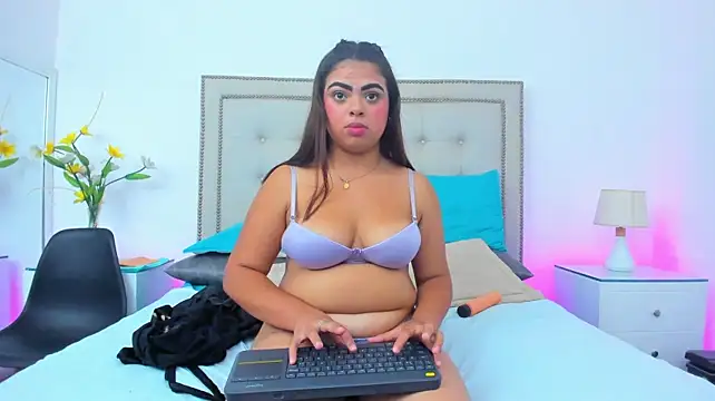 Veronicalagos - Bra Off