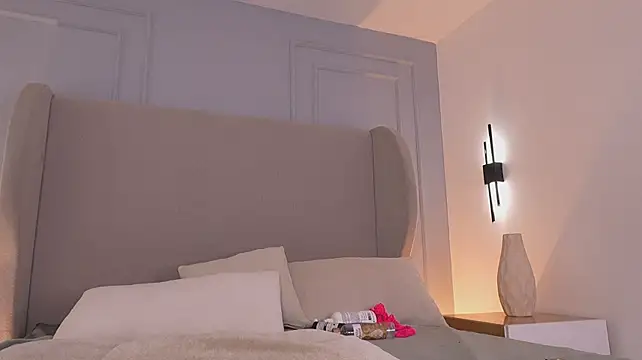 Chloe_d - Buttplug Time 😏