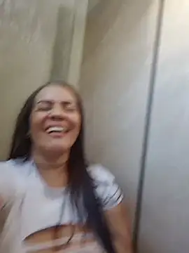 Karla-bruni - jumpy