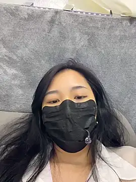 Nini_11 - 乳夹2分钟Breast clamps for 2 minutes