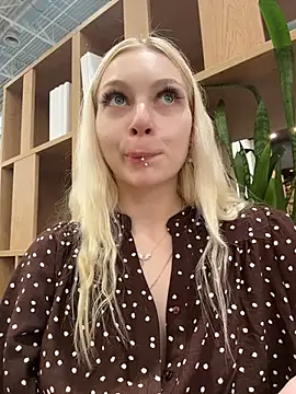 AngelinaTous - I'll show you my boobs on the street🌸