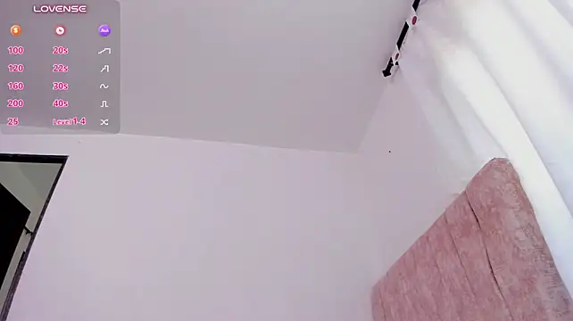 Lizziemontana2 - finger in my ass