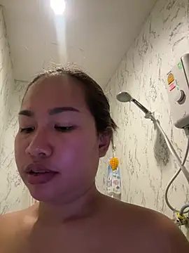 Ponthip - Show my tits