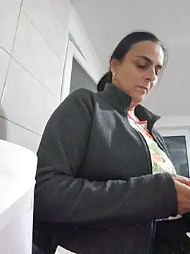 IsabelleCraft - Nacked in bathroom