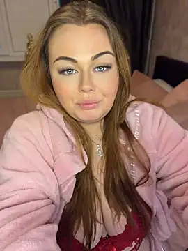DaniDiva - Boobs out 10 minutes