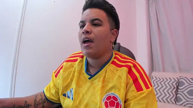 Mathias_Ftm_ - show my bog tits