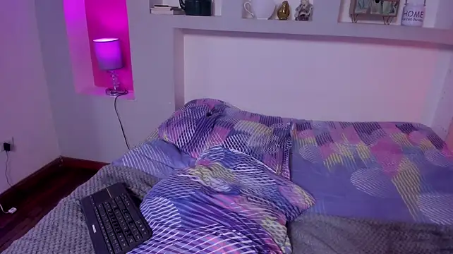 Taylor_Cincler - Two fingers in pussy😋