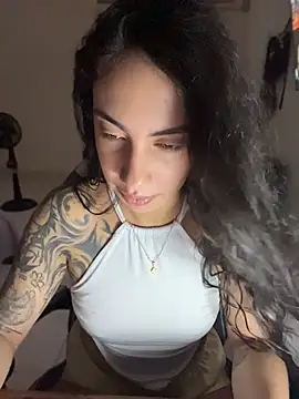 Heratemporal - All naked and open legs