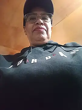 Emilif_ - Montar Almohada + Fingir Orgasmos
