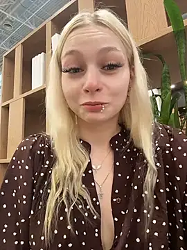 AngelinaTous - I'll show you my boobs on the street🌸