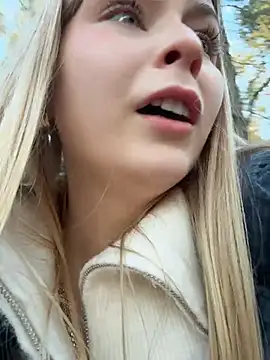 RossyMood - Fuck my ASS (fingers) on the PARK RISKYY