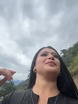 Sara_fun - Open boobs in street