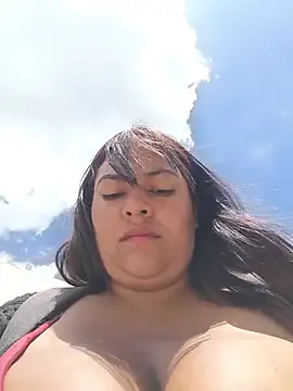 OUTDOORS_VELEN - Fingers in pussy+video lastp tip😏