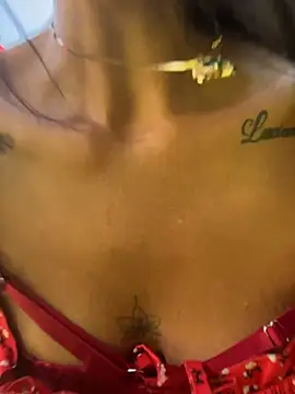 LuxeBrunetteXXX - FINGERING PUSSY CLOSE UP AT WORK😈🧹