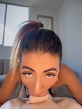 Emma_Reyes - LT control lovense 3 min