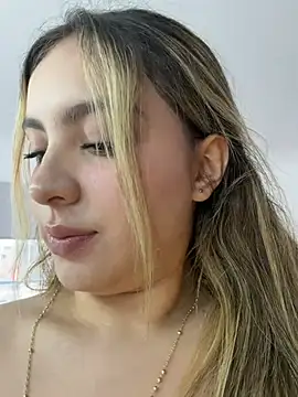 Cloee_Rainbow1 - Boobsjob with oil 💦🍒🍆🍒💦🥵😏