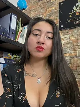 _Sarah-Office1 - open booty in cam/show asshole