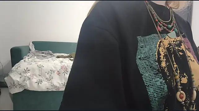 KateVibe_01 - Fingers running over my nipples