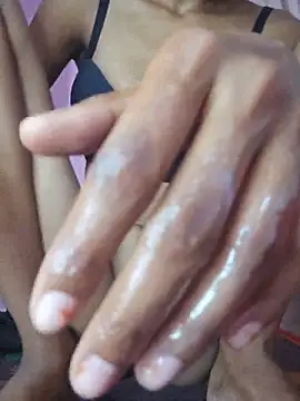 Xnmx26 - 4 fingering in pussy