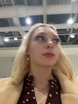 AngelinaTous - I'll show you my boobs on the street🌸