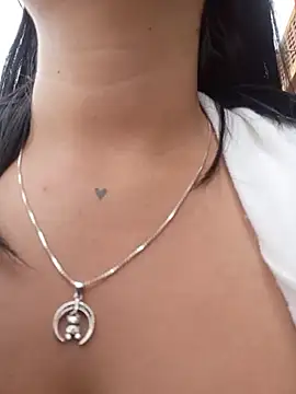 Nathaly_12 - Topless for 2 minutes