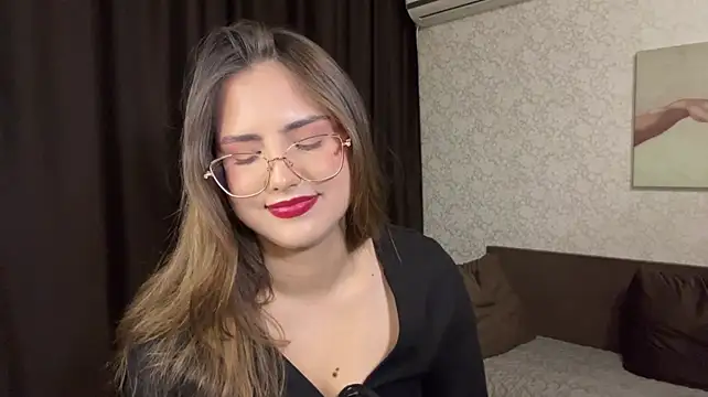 Mina_Aston - flash chest