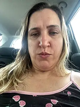 Bia_sexynovaes - Bia tira os peitos pra fora dentro do 🚗