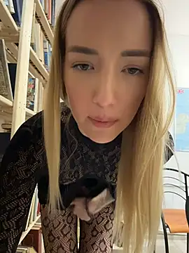 Your_dream4 - pinch clit close uo in library