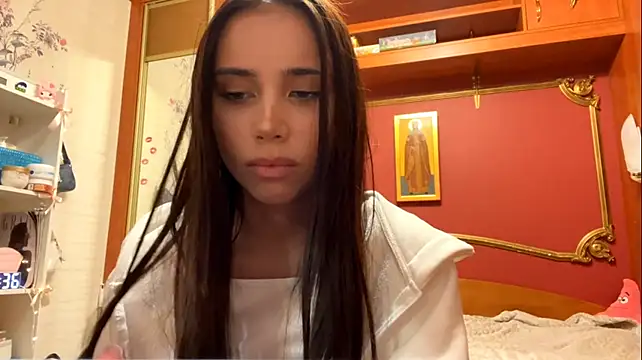 LauraMystiq - Play with my nipples