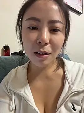 YaoYao8888 - 不穿内裤直播2分钟