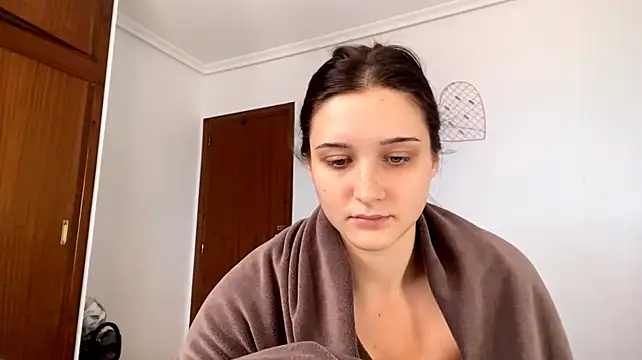 RoseDiebol - show juicy tits😍😍😍