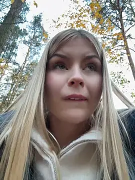 RossyMood - Flash my pussy+play on The PARK RISKYYY