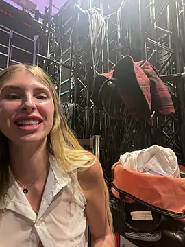 Emma05 - 2min boobs free in front of all people