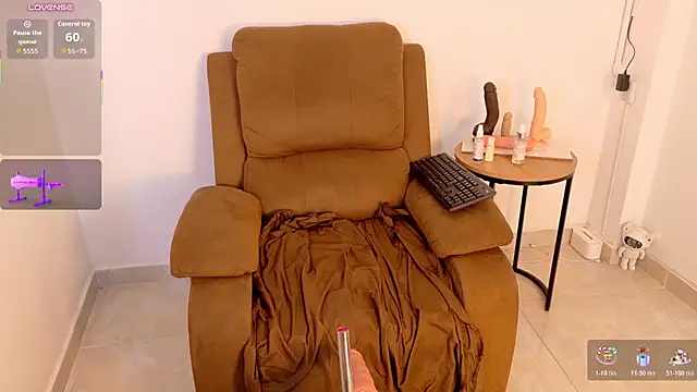Evvaa_moon69 - pre warm up frotr pussy and fingers