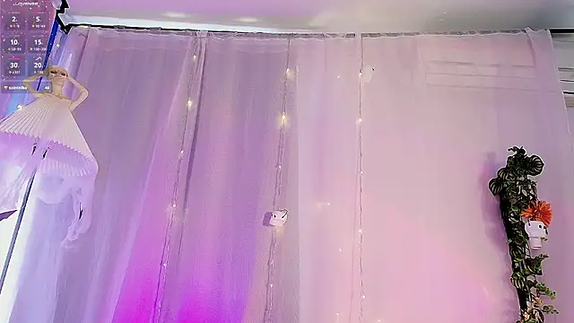 Liccy_hall - Give me a nice kiss on my wet pussy