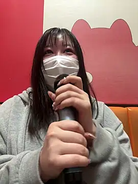 Eina_aa - 谷間見せながら歌う