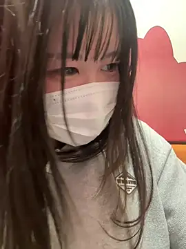 Eina_aa - 谷間見せながら歌う