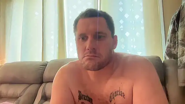 Bigdickbandit26 - Hit 650 Tokens and I wilfuck her WILD!
