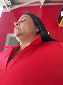 Angie_e - 😒👿😮Naked in supermarket +finger pussy