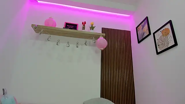 Scarlet_hans - Show me your naughty body