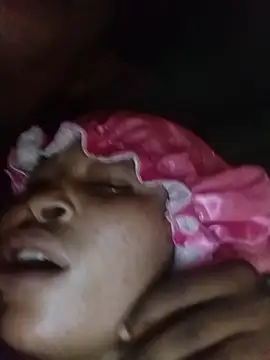 Candylooo - Finger wet pussy to orgamise